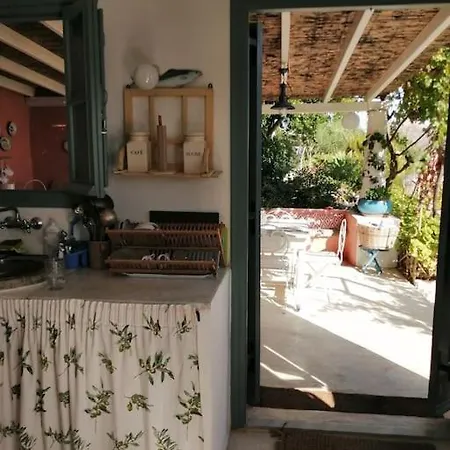 Casa Dei Melograni At Vourlidia Leros 別荘 *